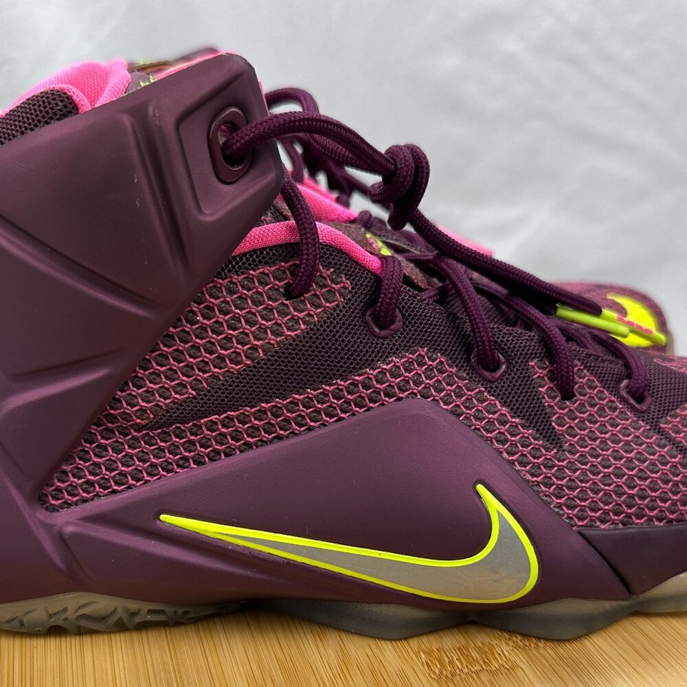 Nike Lebron 12 Double Helix Merlot Red Pink 685181-600 size 5.5Y